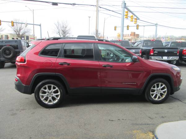 2016 jeep cherokee sport 4cl 4wd great on gas - - by for sale in East Providence, RI – photo 6