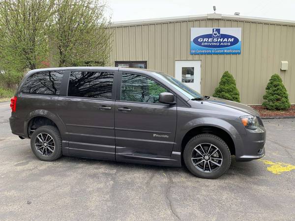 Wheelchair/Handicap Accessible 2017 Dodge Grand Caravan GT - cars for sale in Other, MI – photo 16