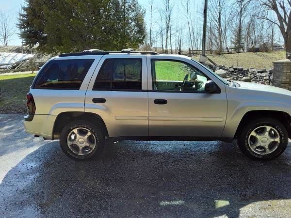 2006 Chevy Trailblazer - cars & trucks - by owner - vehicle... for sale in Petoskey, MI – photo 3