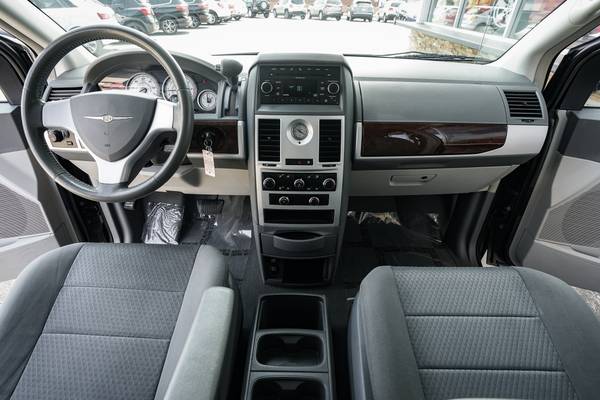 2010 Chrysler Town and Country only 83K MILES!!! for sale in Burbank, CA – photo 10