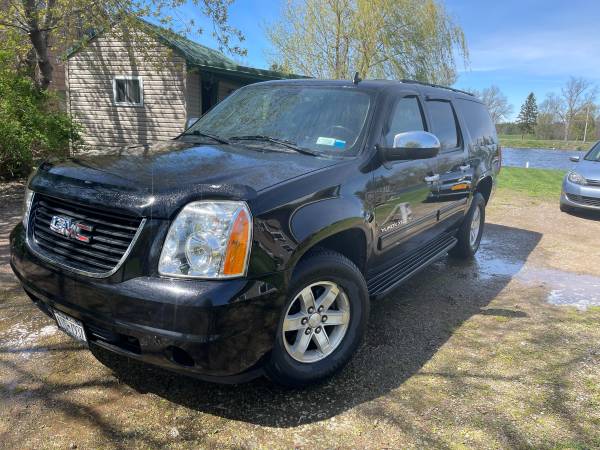 2011 GMC YUKON XL 4X4 ABSOLUTELY RUST FREE! NEEDS NOTHING! - cars & for sale in Brewerton, NY – photo 21