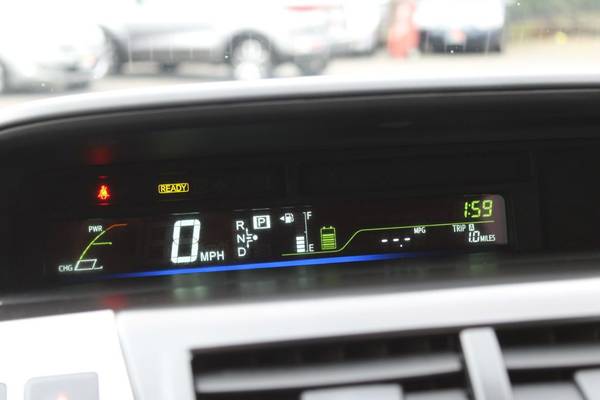 2013 Toyota Prius v Five Navigation, Backup camera, Bluetooth,... for sale in Everett, WA – photo 3