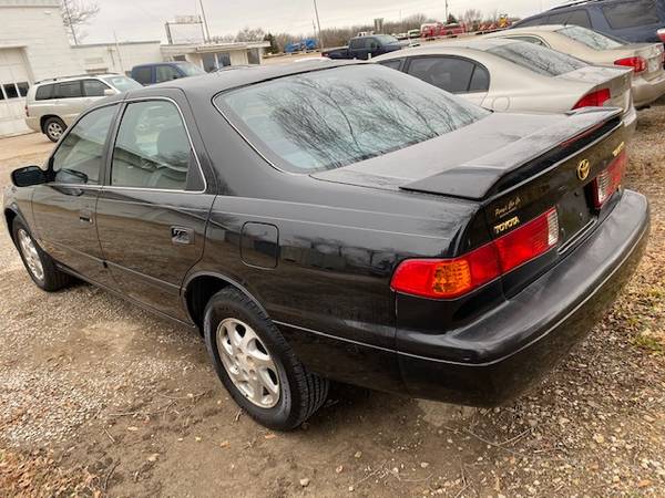 ******2000 Toyota Camry LE/V6/Auto/Nice - cars & trucks - by dealer... for sale in Augusta, KS – photo 3