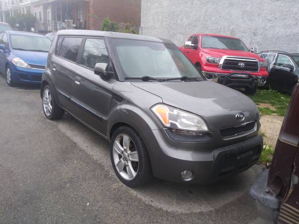 REDUCED 4500 2010 KIA SOUL WITH 134K MILES WAS 5000 - cars & for sale in Elkins Park, PA – photo 2