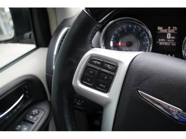 2015 Chrysler Town & Country mini-van Limited Green Bay for sale in Green Bay, WI – photo 21