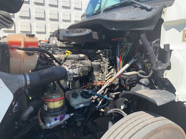 2013 Freightliner Cascadia 2 Axle Day Cab 10 Spd CARB Compliant for sale in Riverside, CA – photo 5