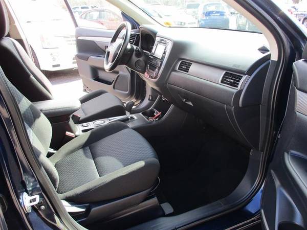 2014 Mitsubishi Outlander SE S-AWC - - by dealer for sale in Somersworth , NH – photo 15