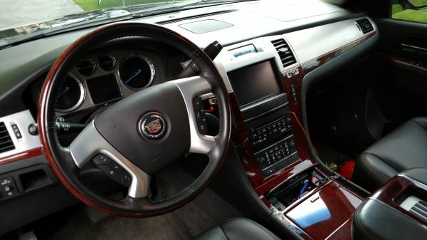 2013 Cadillac Escalade Platinum AWD for sale in Cleveland, OH – photo 7