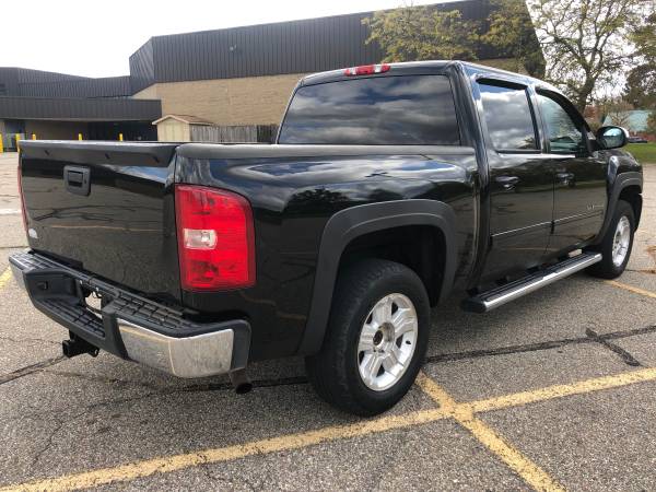 Loaded! 2010 Chevy Silverado 1500! 4x4! Crew Cab! Clean Truck! for sale in Ortonville, OH – photo 5