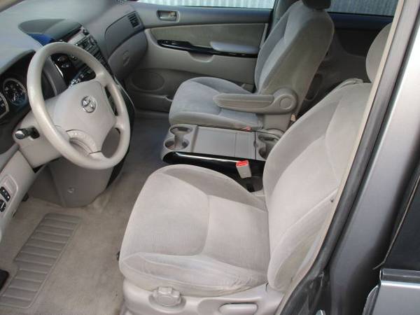2004 Toyota Sienna 8-Passenger Minivan w/Clean Carfax - cars &... for sale in Santa Clara, CA – photo 11