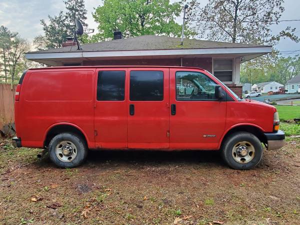 2005 Chevy 2500 Express van for sale in Stuyvesant, NY – photo 2
