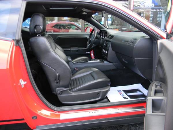 2009 Dodge Challenger RT 5 7L V8 HEMI POWERED WITH 6-SPEED MANUAL for sale in Plaistow, MA – photo 12