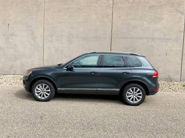 2012 Volkswagen Touareg V6 TDI -- ONLY ONE OWNER ** DESIRABLE DIESEL * for sale in Madison, WI – photo 7