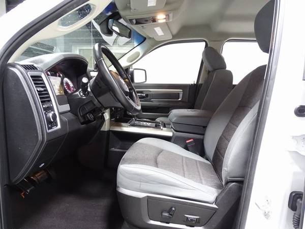 2013 Ram 1500 SLT !!Bad Credit, No Credit? NO PROBLEM!! - cars &... for sale in WAUKEGAN, WI – photo 9