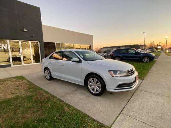 Look What Just Came In! A 2017 Volkswagen Jetta with only for sale in Meriden, CT – photo 6