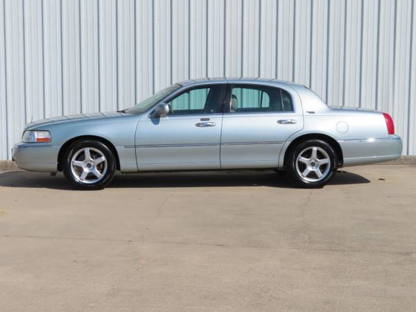 *** 2007 LINCOLN TOWN CAR SIGNATURE LIMITED **ONLY 50K MILES** TOWNCAR for sale in Humble , TX – photo 2