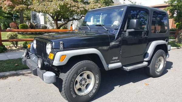 2003 jeep wrangler sport black/black 1owner.excellent condition for sale in Roslyn Heights, NY