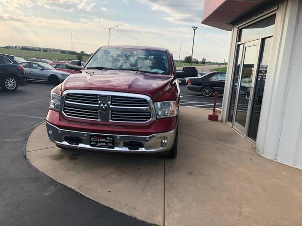 2015 RAM 1500 SLT Crew Cab SWB 4WD for sale in Dodgeville, WI – photo 6