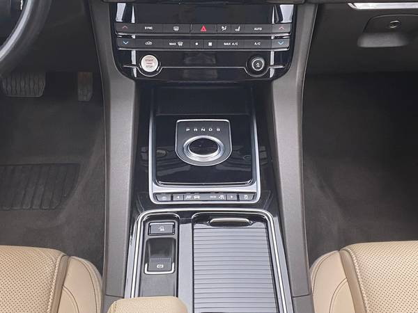2018 Jag Jaguar FPACE 35t Prestige Sport Utility 4D suv White - -... for sale in Atlanta, CA – photo 23