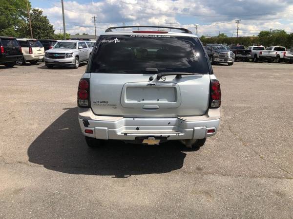 Chevrolet TrailBlazer 4wd SUV Sunroof Used Automatic Chevy Truck for sale in Jacksonville, NC – photo 7