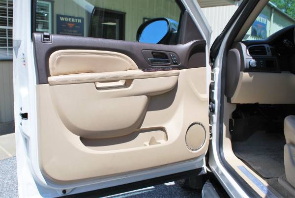 2010 GMC Yukon XL Denali AWD - 142, 000 Miles - Clean Carfax Report for sale in Christiana, PA – photo 10