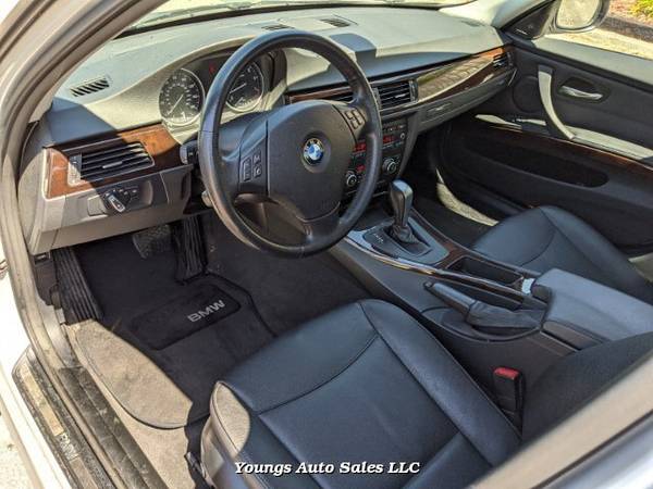 2011 BMW 3-Series 328i xDrive SA 6-Speed Automatic - cars & trucks -... for sale in Fort Atkinson, WI – photo 8