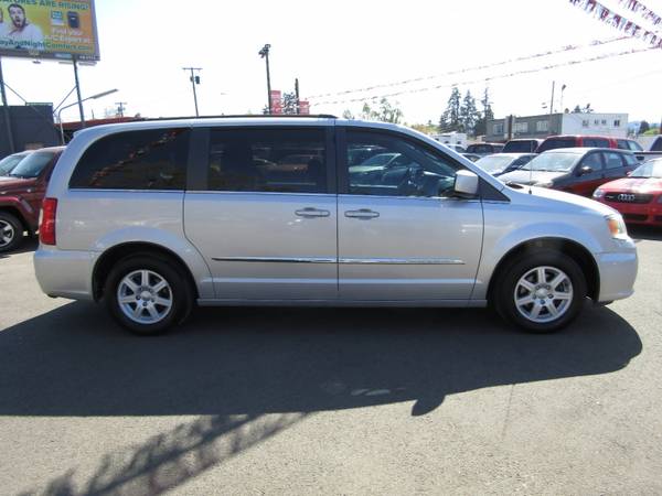2011 Chrysler Town & Country 4dr Wgn Touring SILVER 136k STOW N GO for sale in Milwaukie, OR – photo 6