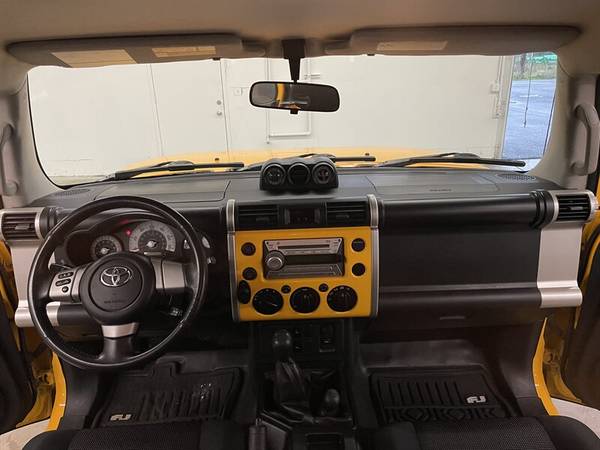 2007 Toyota FJ Cruiser 6-Speed Custom One Color Paint Lifted - cars for sale in Portland, OR – photo 20