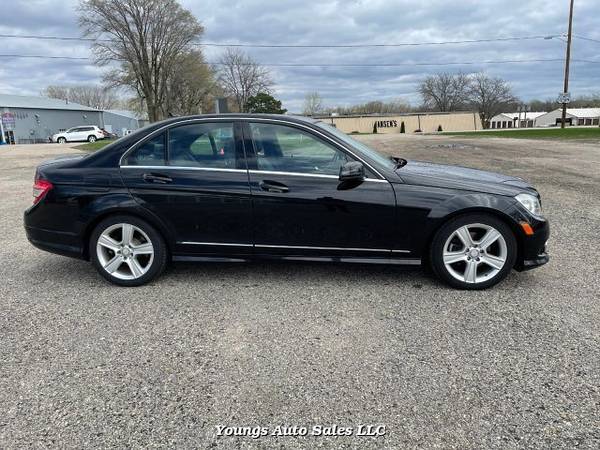 2010 Mercedes Benz C-Class C300 4MATIC Sport Sedan 7-Speed A - cars for sale in Fort Atkinson, WI – photo 5