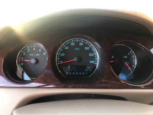 2006 Buick Lucerne 3.8L ONLY 81k MILES! NEW TIRES!! - cars & trucks... for sale in Cleveland, OH – photo 9