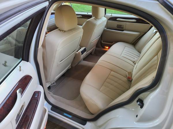 2007 LINCOLN TOWN CAR Signature ONE OWNER LOW MILES EXCELLENT COND.... for sale in Charlotte, NC – photo 23
