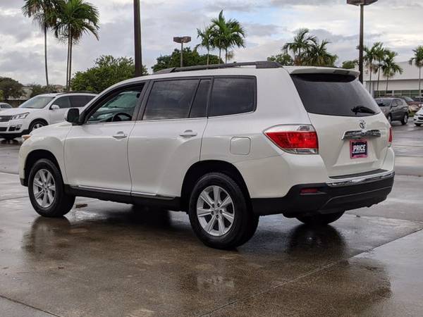 2013 Toyota Highlander Plus SKU:DS109636 SUV - cars & trucks - by... for sale in Pembroke Pines, FL – photo 9