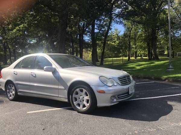 2005 Mercedes-Benz C-Class SHARP!! FINANCING AVALIABLE!! for sale in Rock Island, IA – photo 6