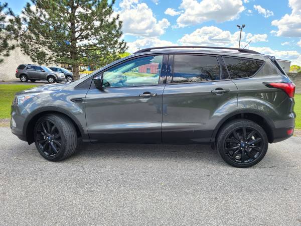 2019 Ford Escape SE 4WD - - by dealer - vehicle for sale in redford, MI – photo 2
