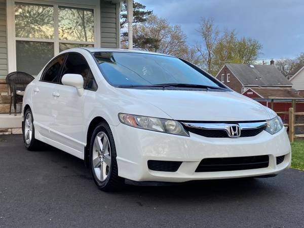 2011 Honda Civic LX-S very clean fully maintained (2 owner car) for sale in Quakertown, PA – photo 3