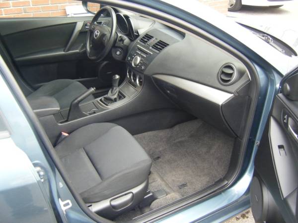 2010 Mazda MAZDA3 i Touring 4-door for sale in Chelmsford, MA – photo 13