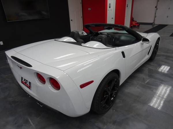 2012 Chevrolet Corvette 1LT - - by dealer - vehicle for sale in Waterloo, WI – photo 7