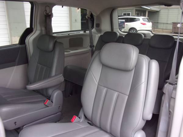 2008 Chrysler Town and Country Touring for sale in Mondovi, WI – photo 15