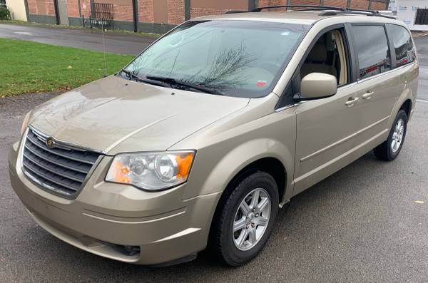 2008 Chrysler Town & Country Touring Clean van for sale in WEBSTER, NY – photo 2