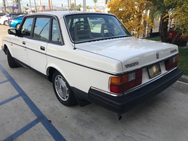 1990 VOLVO / 240DL / WHITE / SUPER CLEAN / LOW MILEAGE / MUST SEE -... for sale in Los Angeles, CA – photo 5