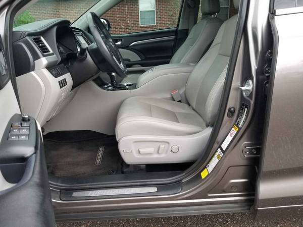 2017 Toyota Highlander LIMITED Platinum, Third Row Seat, Like NEW! -... for sale in Jacksonville, FL – photo 14