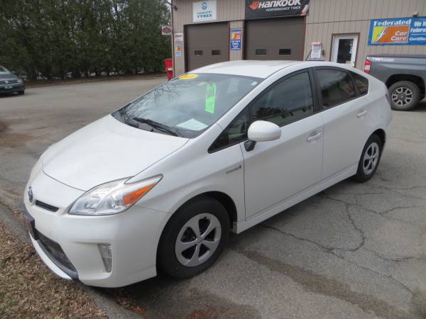 2013 Toyota Prius 3 One Owner Rust Free - - by dealer for sale in Winooski, VT – photo 2