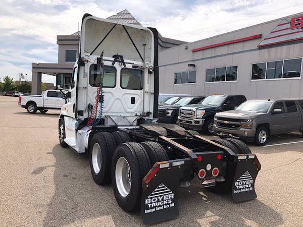 2014 Freightliner Cascadia - cars & trucks - by dealer - vehicle... for sale in Savage, MN – photo 8