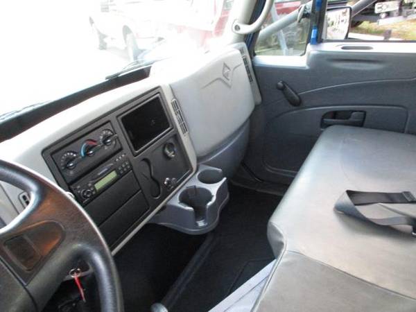 2009 International 4300 18 STAKE BODY, FLAT BED ** 40K MILES ** -... for sale in South Amboy, NY – photo 8