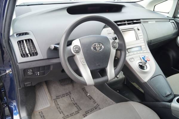 2013 *Toyota* *Prius* *2013 TOYOTA PRIUS HYBRID BEST MP - cars &... for sale in Nashville, TN – photo 7