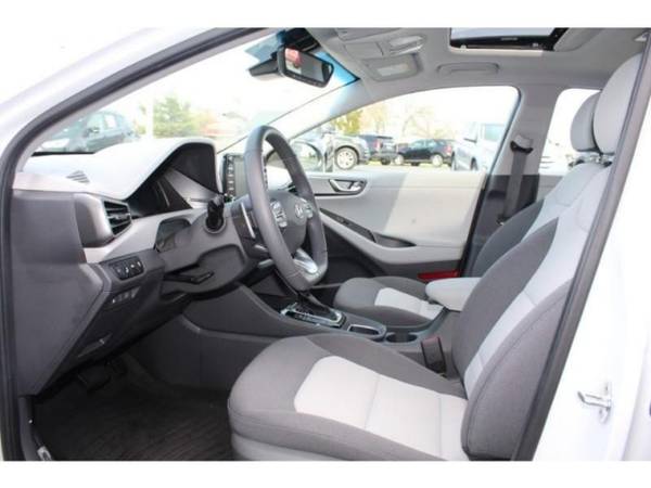 2020 Hyundai IONIQ Hybrid SEL - - by dealer - vehicle for sale in Saint Louis, MO – photo 14