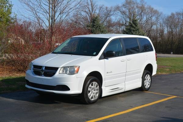 2014 Dodge Grand Caravan Braun Mobility Van - cars & trucks - by... for sale in Crystal Lake, IL – photo 2