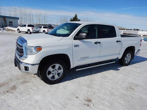 2015 Toyota Tundra SR5 CrewMax for sale in Macgregor, ND – photo 2