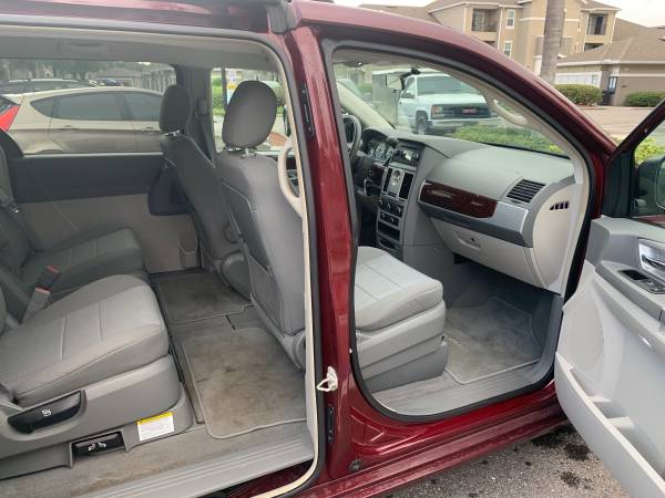 2009 Chrysler Town & Country Touring 89,000 Low Miles 3rd Row 7 Pass for sale in Orlando, FL – photo 4