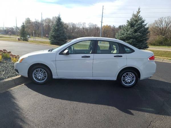 2009 Ford Focus SE 4dr Sedan - - by dealer - vehicle for sale in Faribault, WI – photo 5